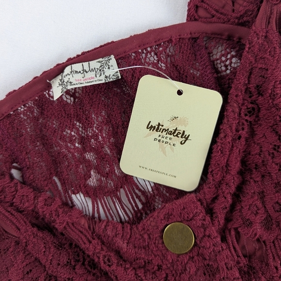 Free People Mini Bodycon Lace Crochet  Sleeveless Sweetheart Neck Wine S NWT - Picture 11 of 12